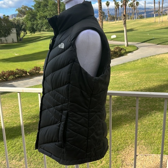 The Northface black Heathered 550 down Vest sz Large - Picture 5 of 11